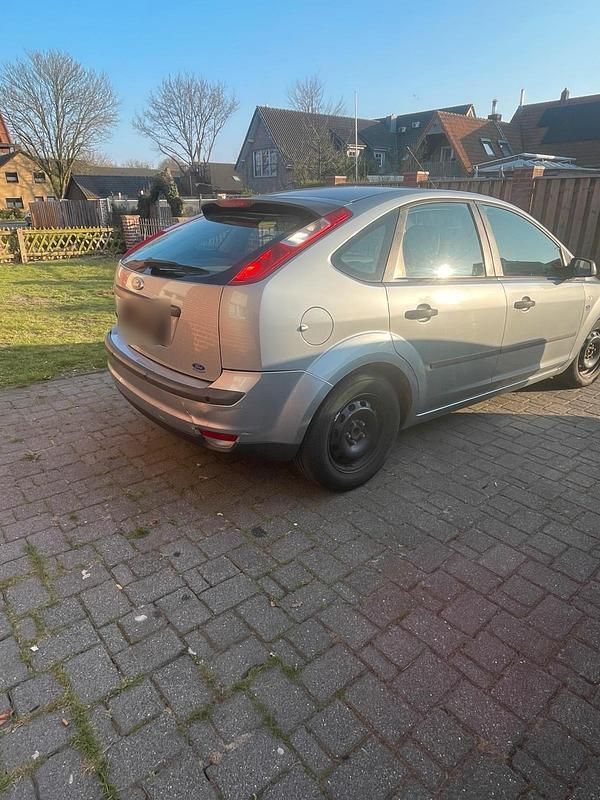 Second-hand Ford Focus 101 CP (74 kW) 2005 Argintiu Hatchback