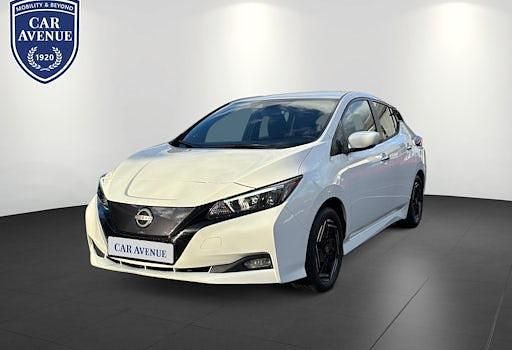 Gebraucht Nissan Leaf Acenta 110 kW (150 PS) 2023 Weiß Kleinwagen