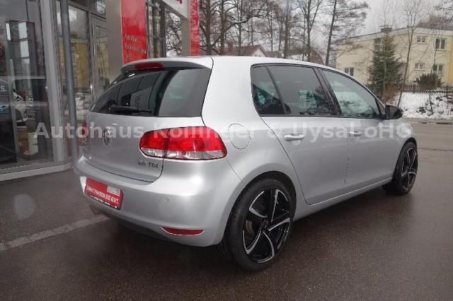 Gebraucht VW Golf VII Match 140 PS (102 kW) 2012 Silber metallic Limousine