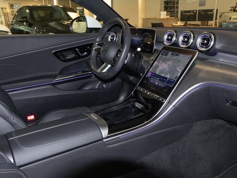 Gebraucht Mercedes CLE300 AMG 258 PS (189 kW) 2023 Manufaktur lack manufaktur opalithweiss bright Coupé