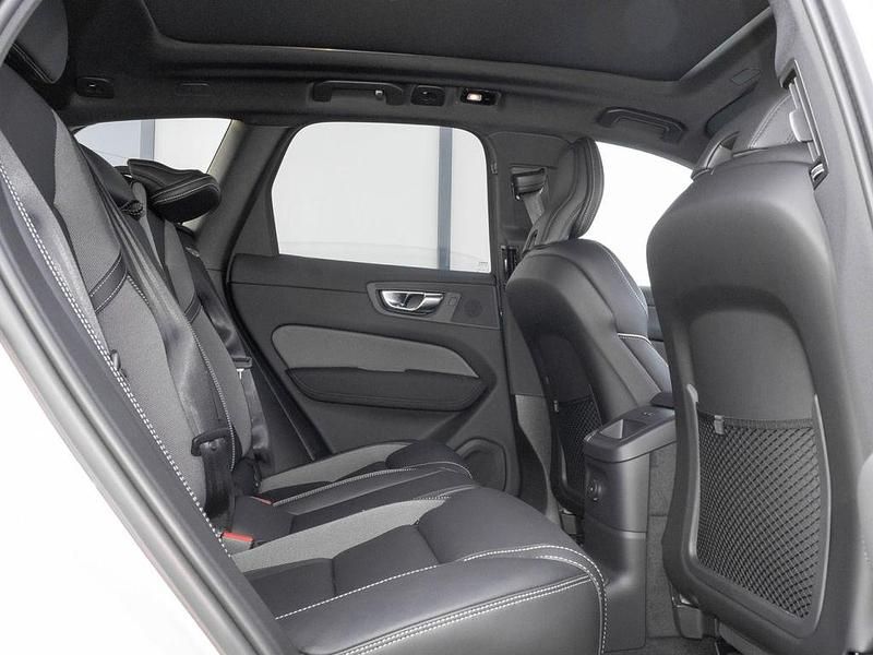 Nowe Volvo XC60 Plus 310 KM (228 kW) 2026 Biały SUV