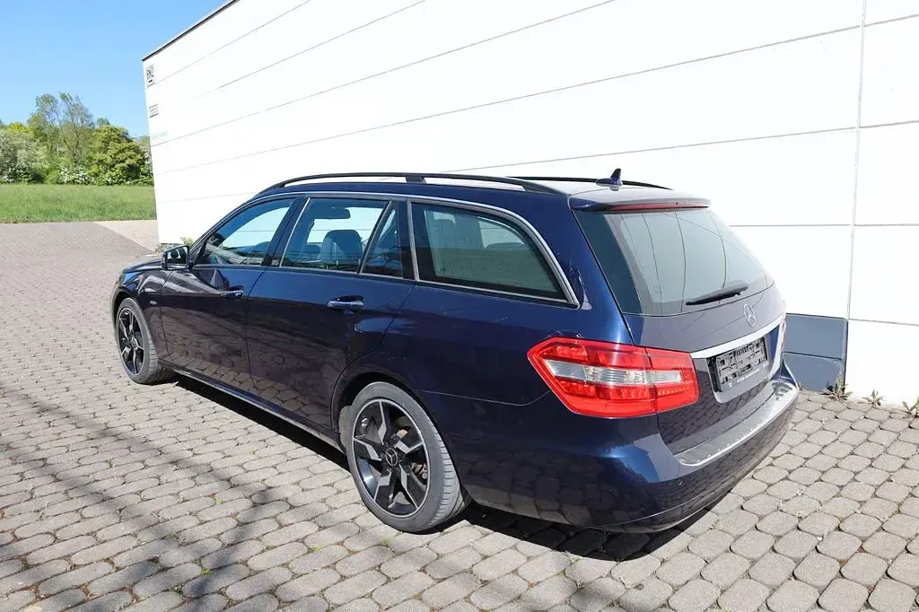 Usata Mercedes E220 170 CV (125 kW) 2010 Blu Station wagon