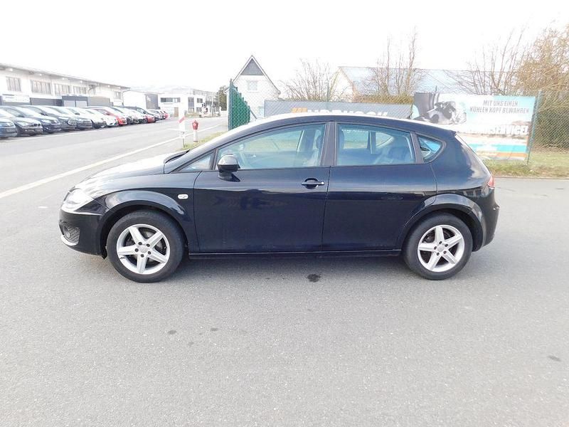 Second-hand Seat Leon Reference 102 CP (75 kW) 2010 Negru Hatchback