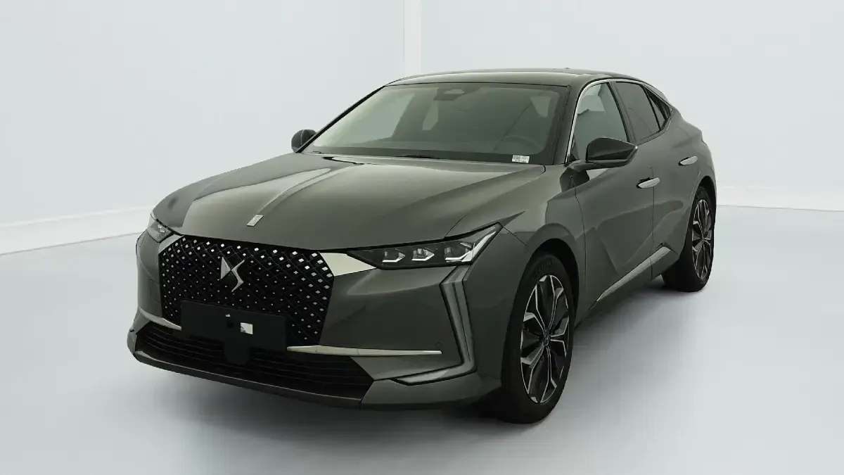 Gebraucht DS Automobiles DS4 Rivoli 131 PS (96 kW) 2024 Gris platinium / toit noir perla nera SUV