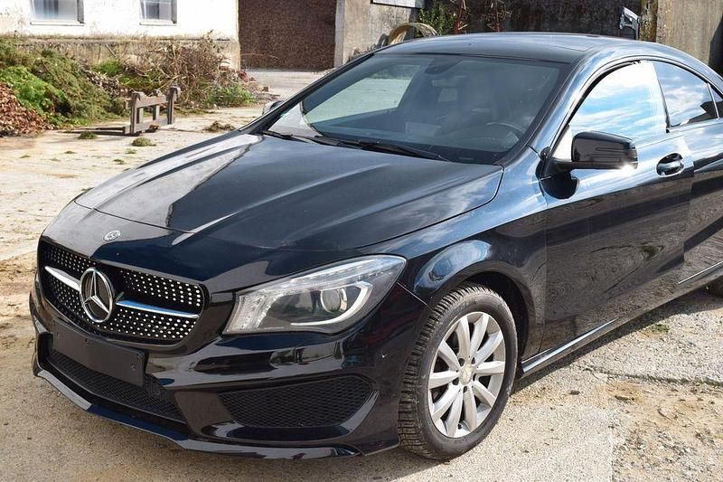 Schwarz Gebraucht 2014 Mercedes CLA200 Limousine | 10.900 € (Guter Preis) - Bild 1/4