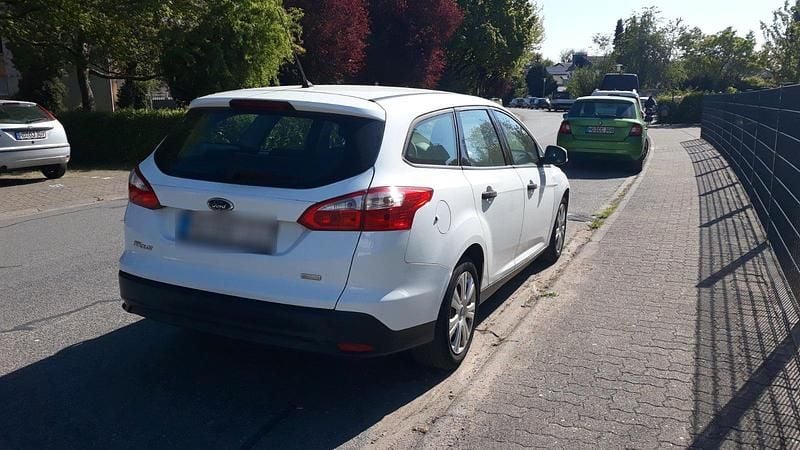 Second-hand Ford Focus 101 CP (74 kW) 2014 Alb Break