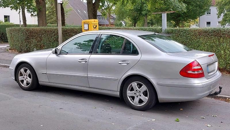 Gebraucht Mercedes E200 163 PS (119 kW) 2004 Silber Limousine