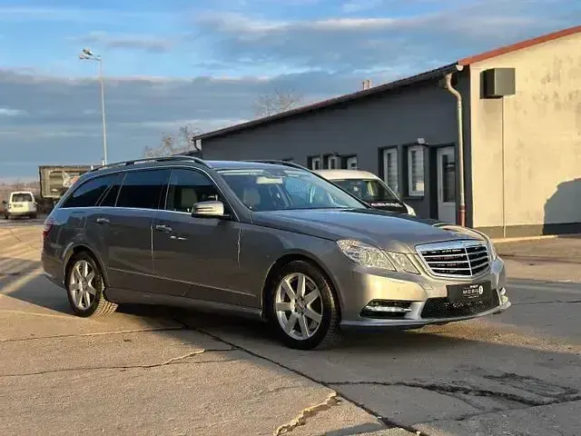Gebraucht Mercedes E350 Avantgarde 265 PS (194 kW) 2013 Silber Kombi