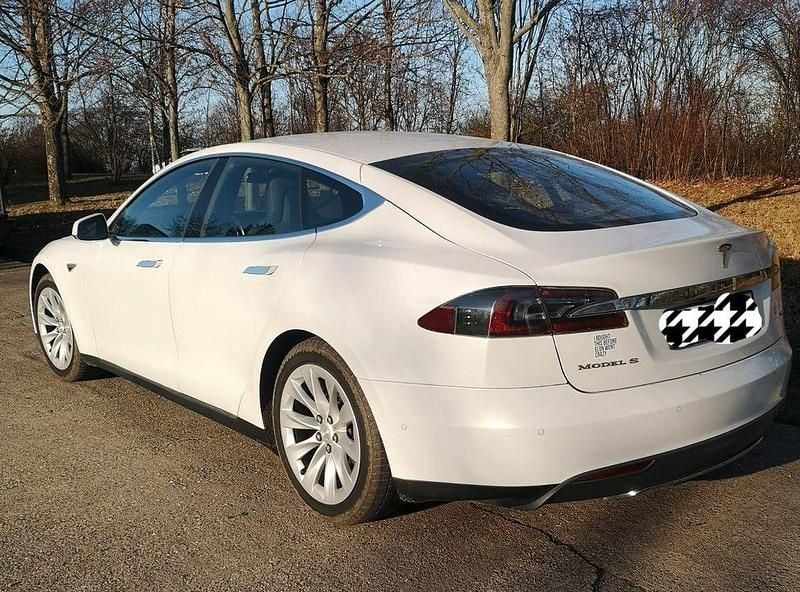 Gebraucht Tesla Model S 244 kW (332 PS) 2015 Weiß Kleinwagen