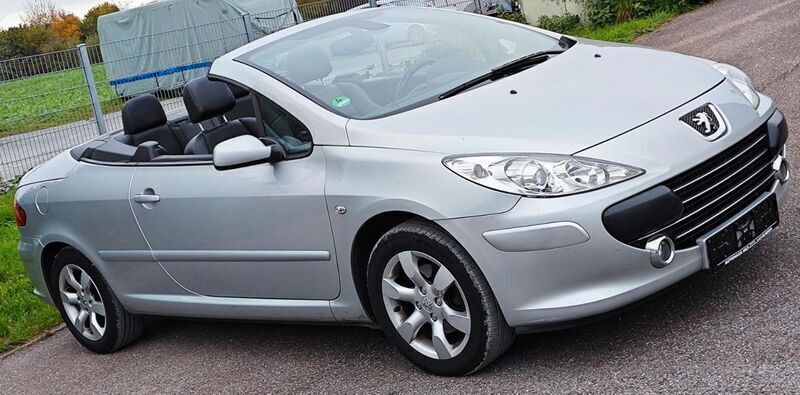 Grau Gebraucht 2006 Peugeot 307 CC Tendance Cabrio | 1.980 € (Guter Preis) - Bild 1/4