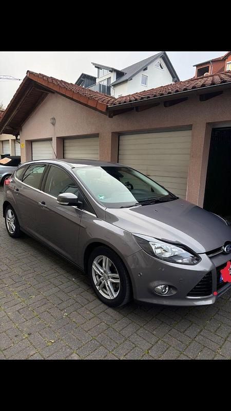 Gebraucht Ford Focus Titanium 150 PS (110 kW) 2012 Braun Limousine