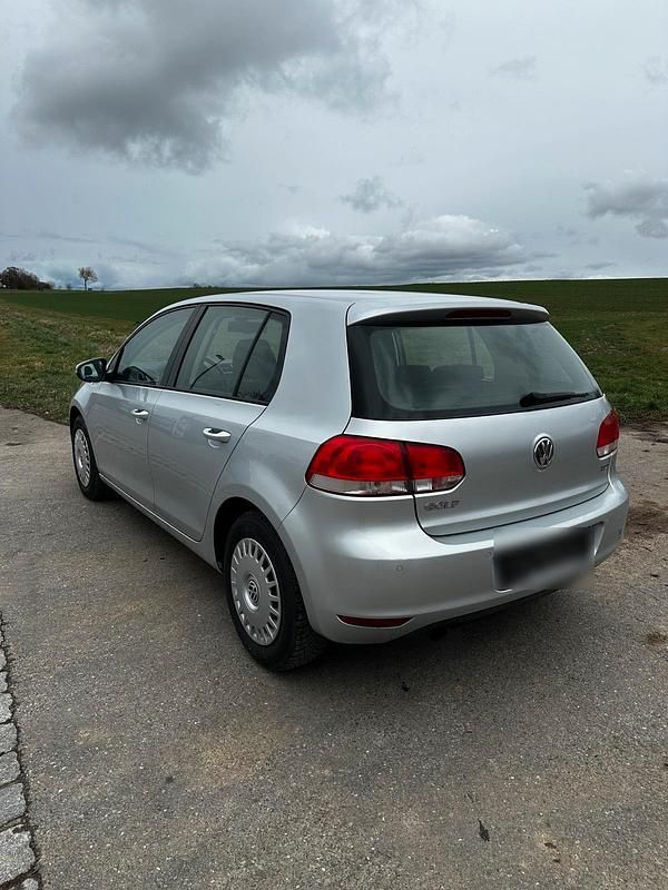 Gebraucht VW Golf VI 105 PS (77 kW) 2010 Silber Kleinwagen