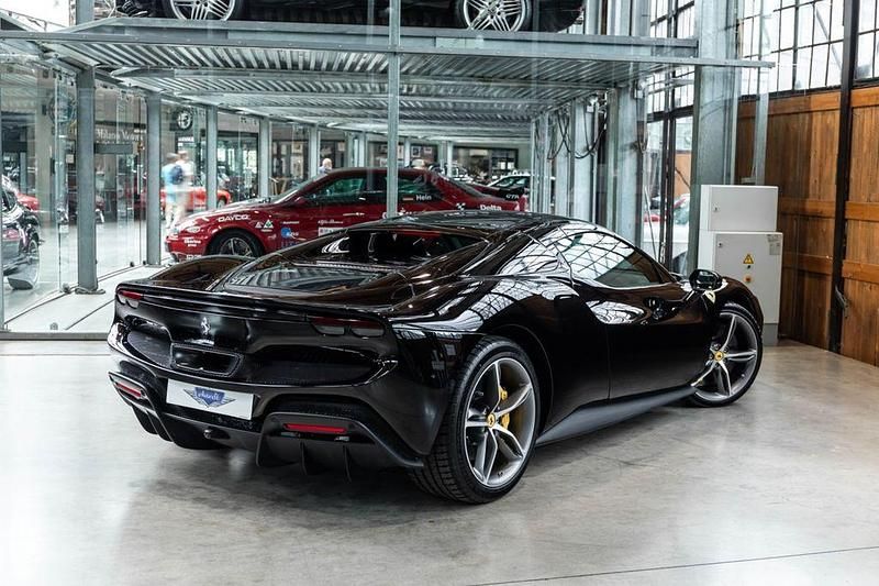 Gebraucht Ferrari 296 829 PS (609 kW) 2024 Nero ds 1250 Cabrio