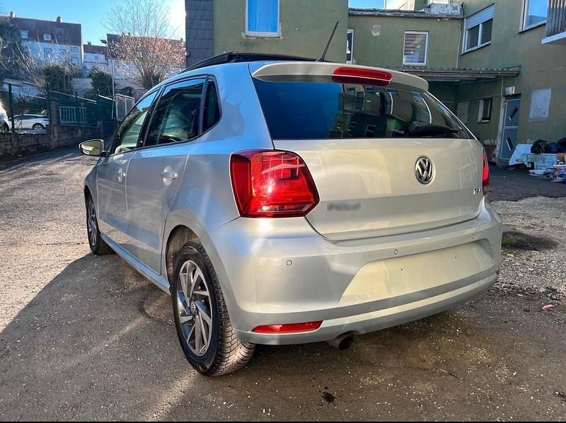 Gebraucht VW Polo 90 PS (66 kW) 2017 Silber Kleinwagen