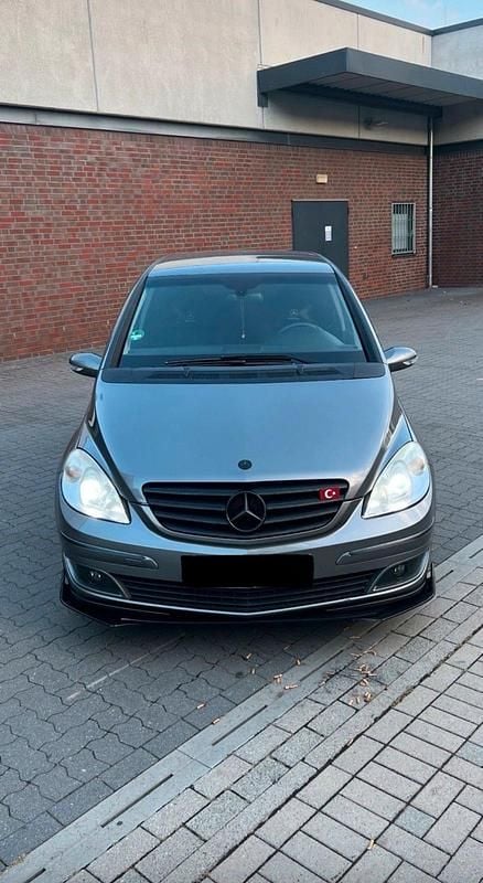 Grau Gebraucht 2008 Mercedes B150 Edition Van / Kleinbus | 5.800 € - Bild 1/4