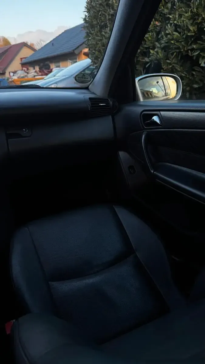 Gebraucht Mercedes C220 143 PS (105 kW) 2004 Schwarz Kombi