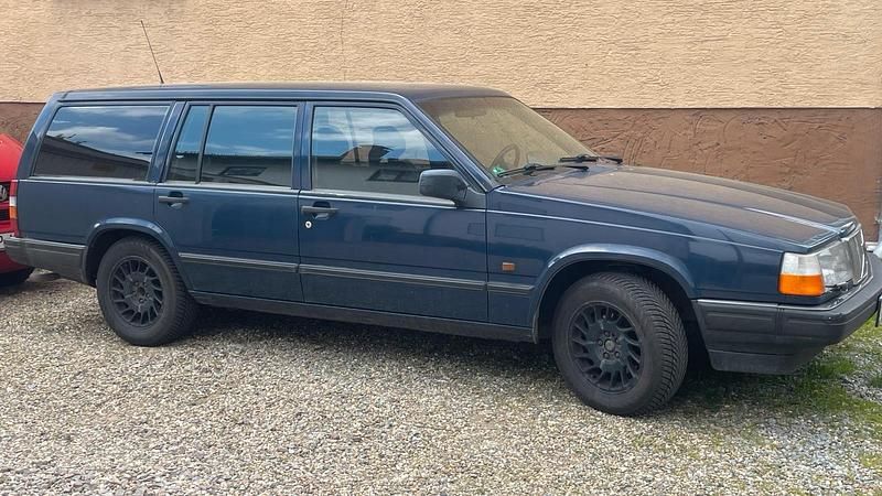 Second-hand Volvo 940 131 CP (96 kW) 1992 Albastru Break