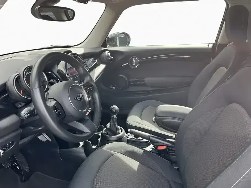 Gebraucht Mini Cooper 136 PS (100 kW) 2023 Melting silver iii (silber) Kleinwagen