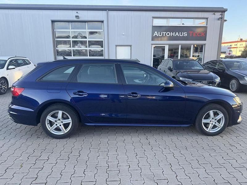 Gebraucht Audi A4 Advanced Plus 163 PS (119 kW) 2022 Blau Kombi