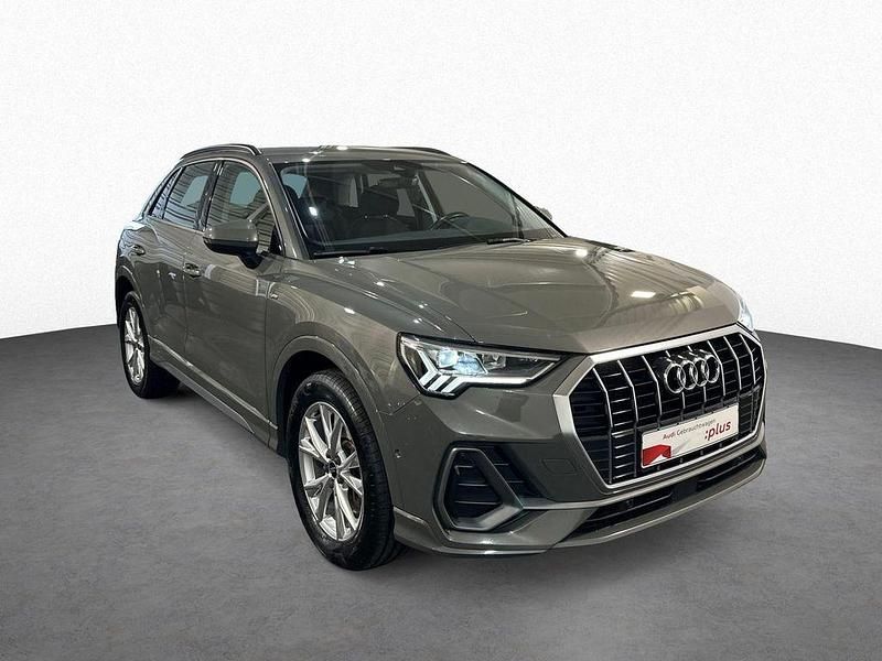 Gebraucht Audi Q3 S-Line 245 PS (180 kW) 2022 Chronosgrau metallic SUV