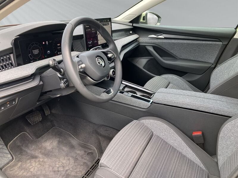 Gebraucht Skoda Superb Selection 150 PS (110 kW) 2025 Gelb Kombi