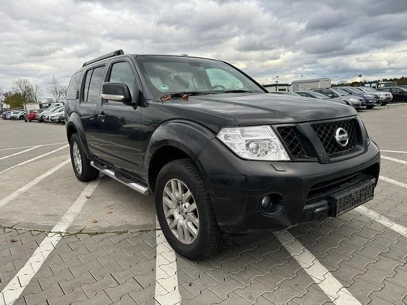 Schwarz Gebraucht 2012 Nissan Pathfinder SUV | 5.499 € - Bild 1/4