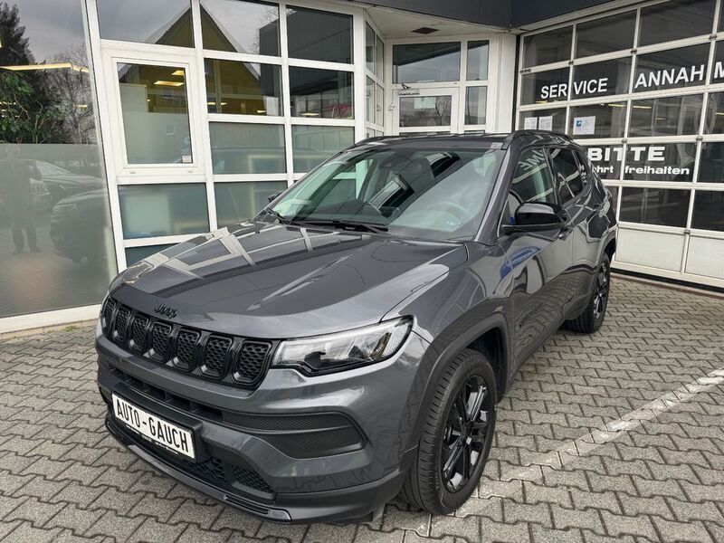 Grau Gebraucht 2023 Jeep Compass Night Eagle SUV | 28.800 € (Fairer Preis) - Bild 1/4