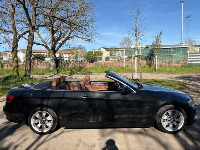 Gebraucht BMW 330 Cabriolet 231 PS (169 kW) 2008 Schwarz Cabrio