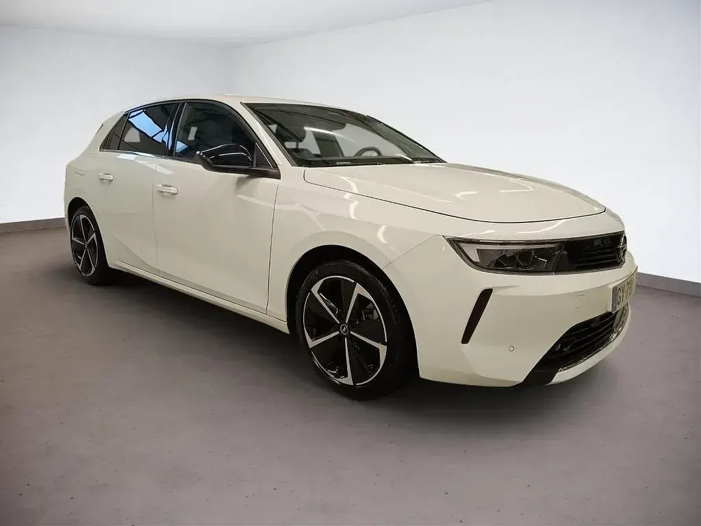 Gebraucht Opel Astra Elegance 150 PS (110 kW) 2023 Weiß Kleinwagen