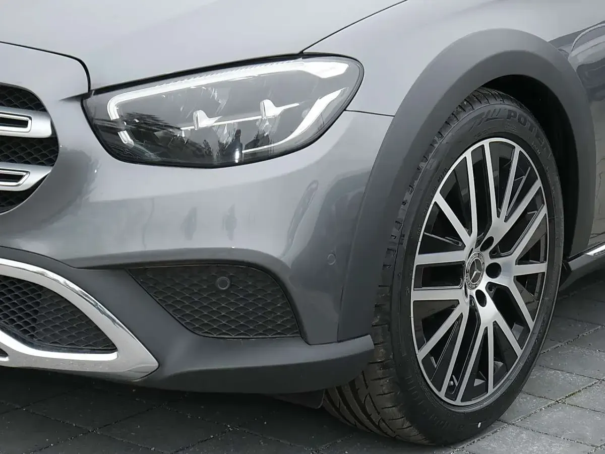 Gebraucht Mercedes E220 200 PS (147 kW) 2024 Grau Kombi