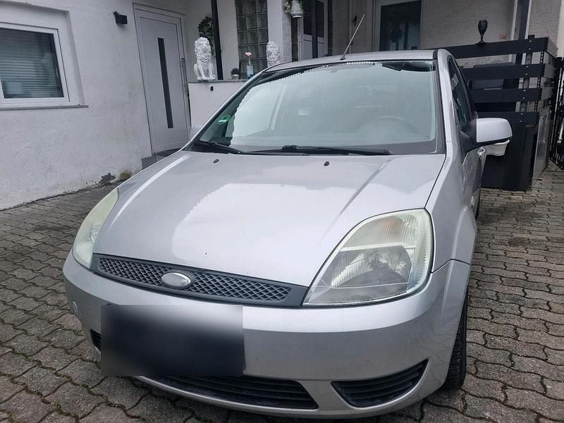 Gebraucht Ford Fiesta 80 PS (58 kW) 2005 Silber Kleinwagen