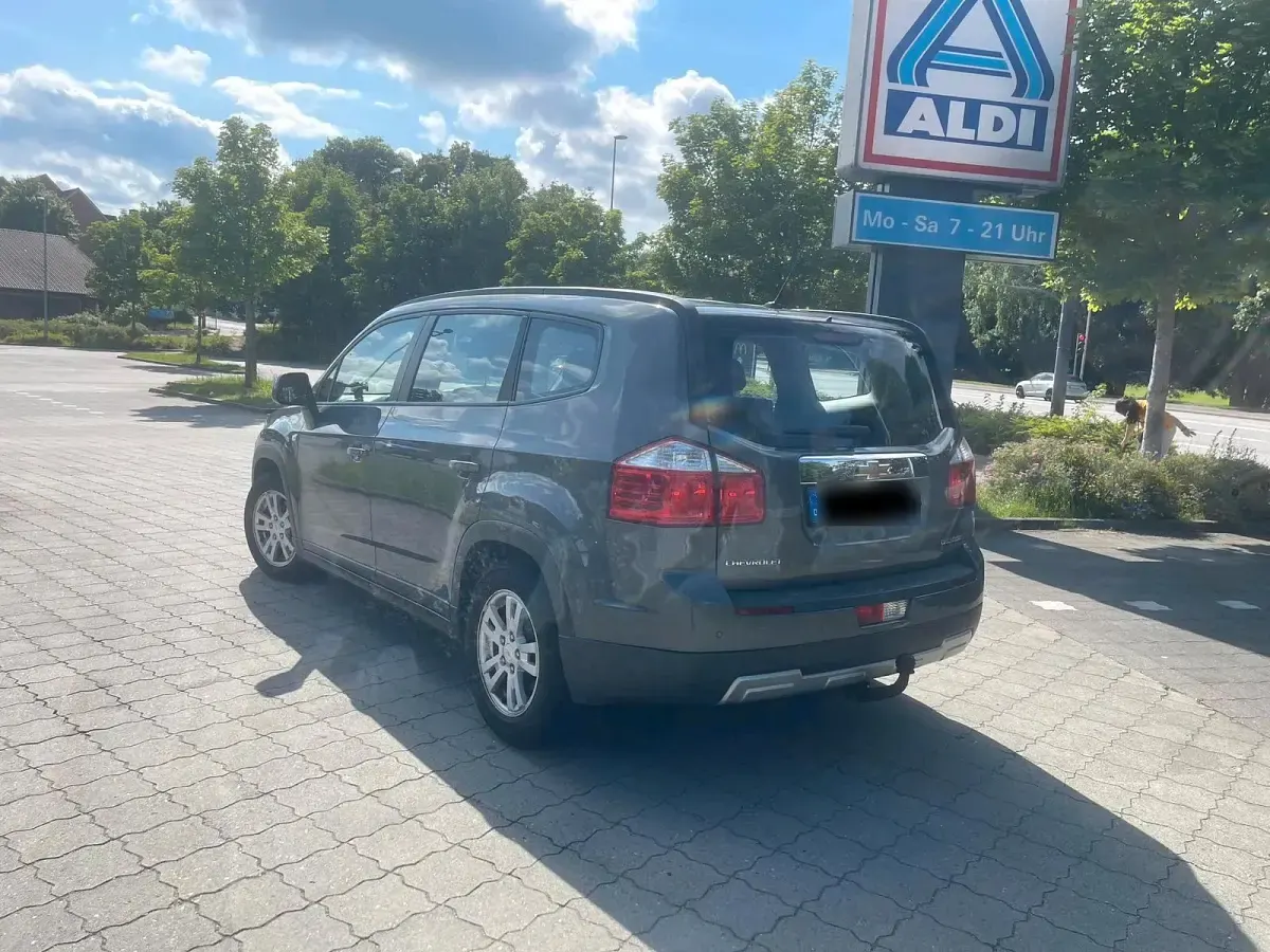 Gebraucht Chevrolet Orlando 163 PS (119 kW) 2012 Grau Van / Kleinbus