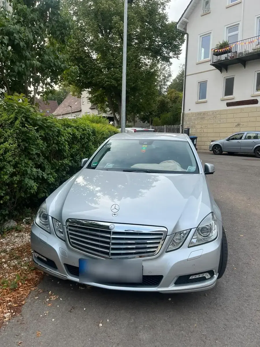 Gebraucht Mercedes E250 Avantgarde 205 PS (150 kW) 2010 Grau Limousine