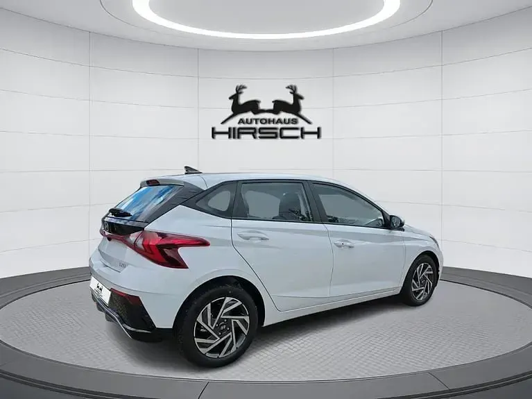 Gebraucht Hyundai i20 Trend 101 PS (74 kW) 2025 Atlas white Kleinwagen