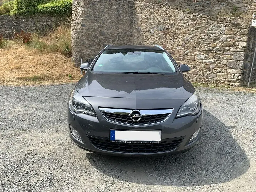 Gebraucht Opel Astra 140 PS (102 kW) 2010 Grau Kombi