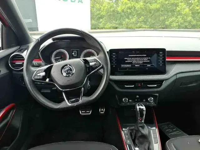 Gebraucht Skoda Fabia Monte Carlo 150 PS (110 kW) 2023 Velvetrot premium metallic Kleinwagen