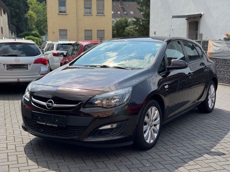 Braun Gebraucht 2013 Opel Astra Limousine | 5.399 € (Fairer Preis) - Bild 1/2