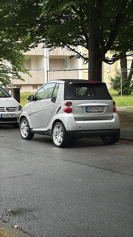 Silber Gebraucht 2010 Smart ForTwo Cabrio Cabrio | 6.499 € (Fairer Preis) - Bild 1/4