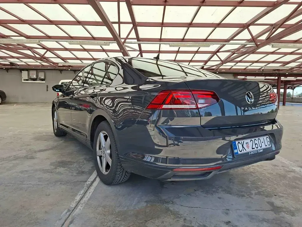 Gebraucht VW Passat 122 PS (89 kW) 2020 Schwarz Limousine