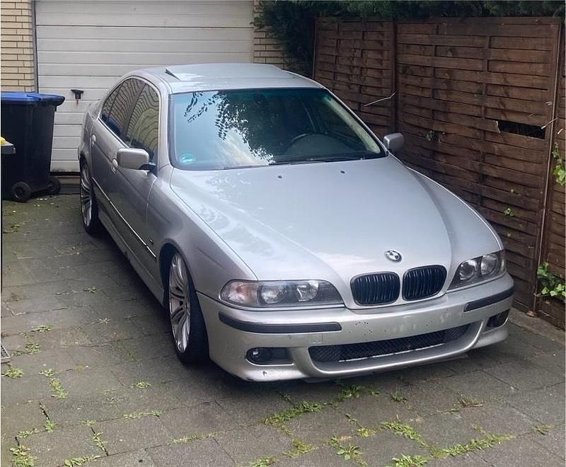 Silber Gebraucht 2000 BMW 520 M Sport Limousine | 1.700 € (Fairer Preis) - Bild 1/4