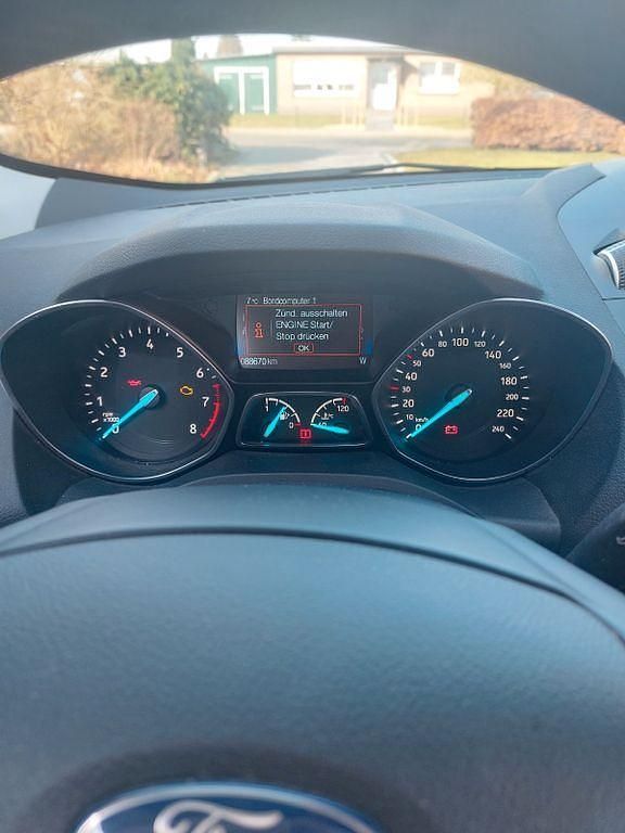 Gebraucht Ford Kuga Titanium 150 PS (110 kW) 2018 Schwarz SUV