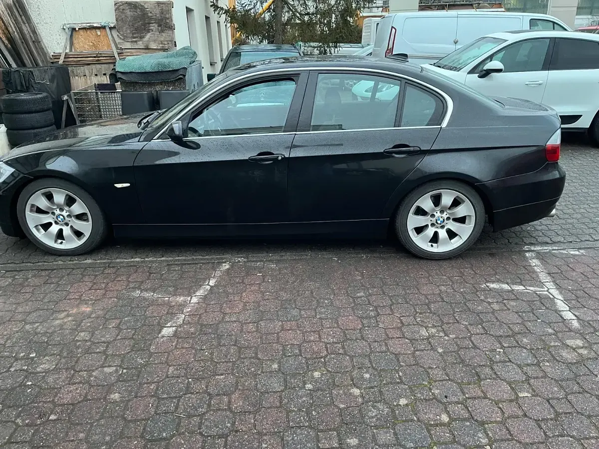 Usata BMW 325 218 CV (160 kW) 2007 Nero Berlina