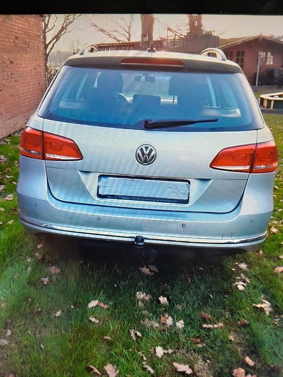 Gebraucht VW Passat Trendline 140 PS (102 kW) 2012 Silber Kombi