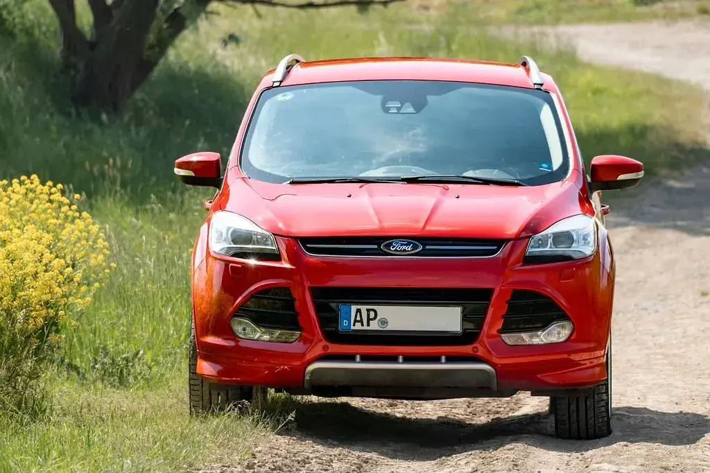 Gebraucht Ford Kuga Individual 150 PS (110 kW) 2014 Rot SUV