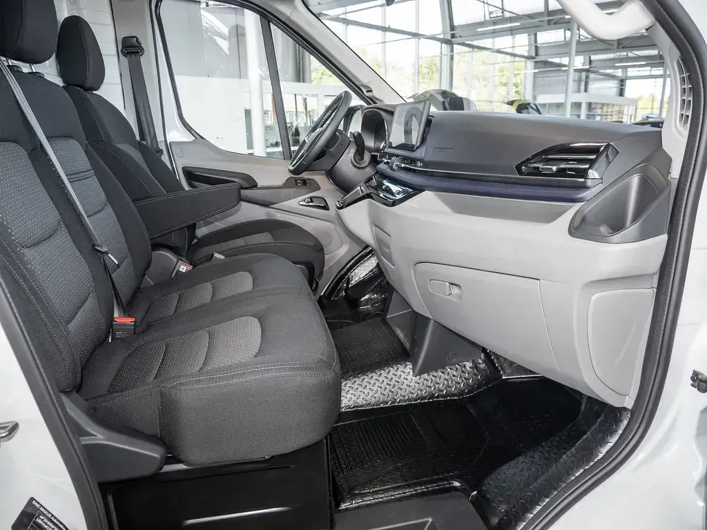 Gebraucht Maxus eDeliver 9 150 kW (204 PS) 2026 Weiss / warm white Van