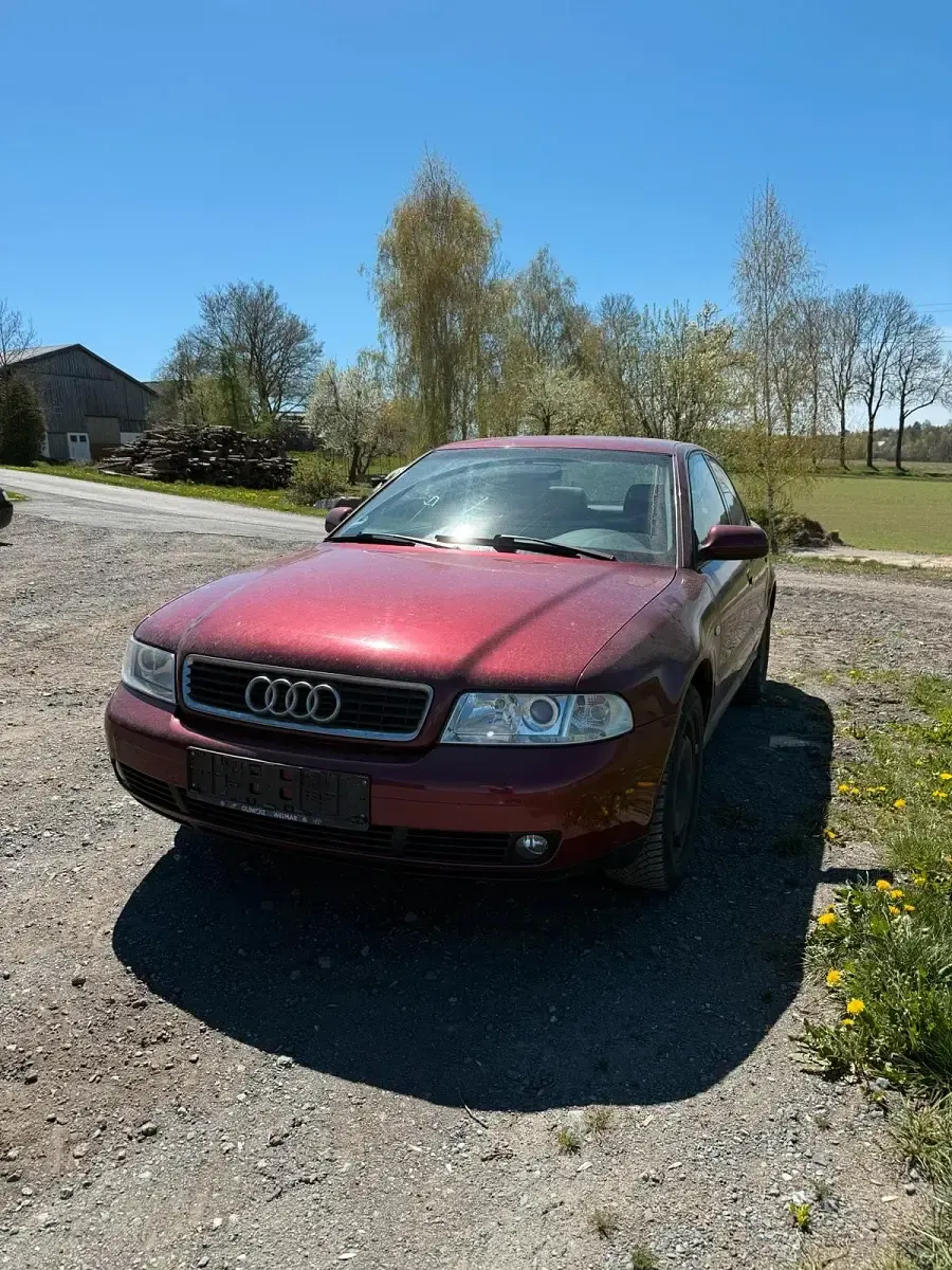 Usata Audi A4 101 CV (74 kW) 1999 Rosso Berlina