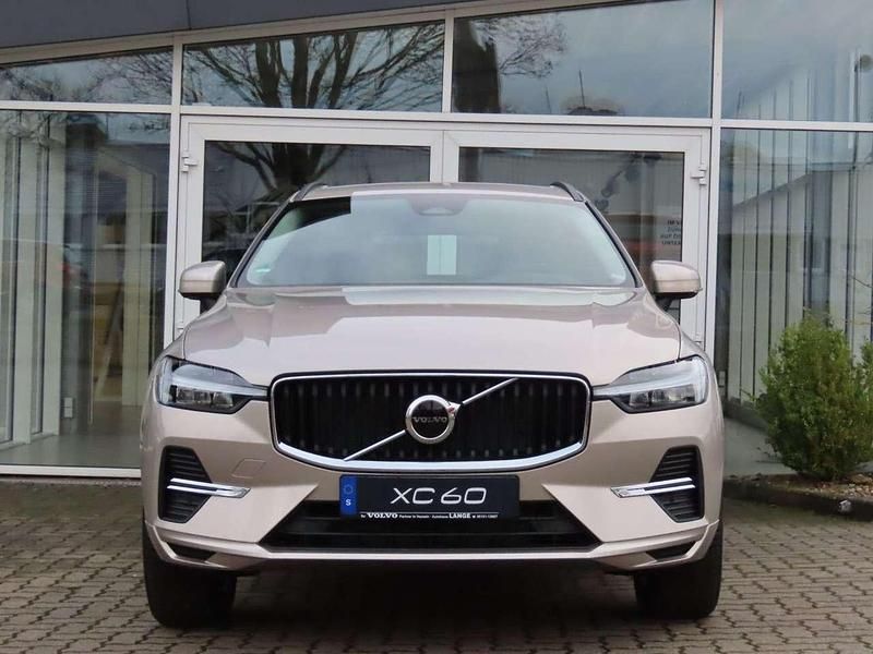 Gebraucht Volvo XC60 Core 197 PS (144 kW) 2024 Bright dusk / metallic SUV