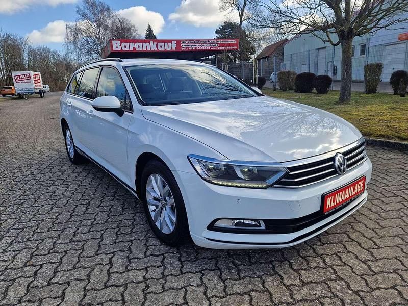 Gebraucht VW Passat Trendline 150 PS (110 kW) 2019 Pure white Kombi