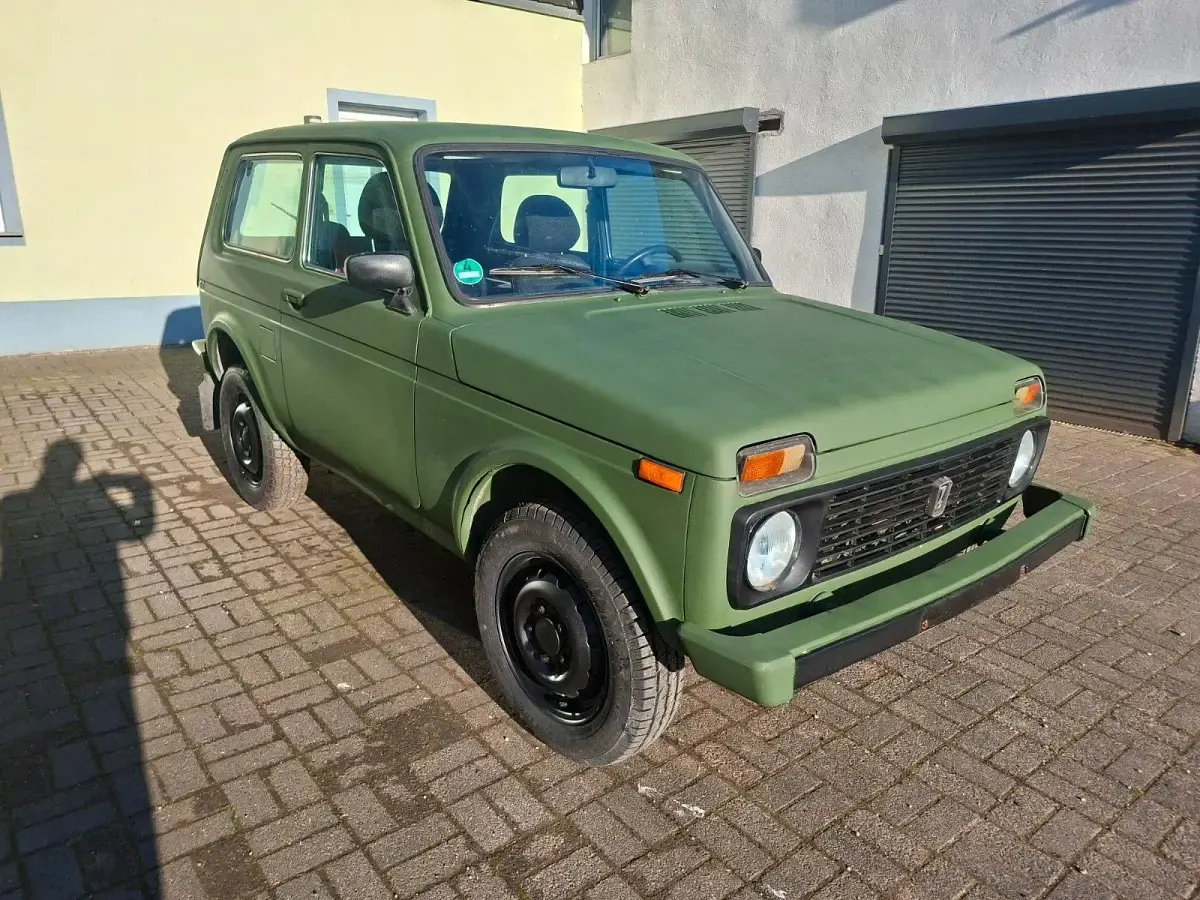 Gebraucht Lada niva 82 PS (60 kW) 2004 Grün SUV