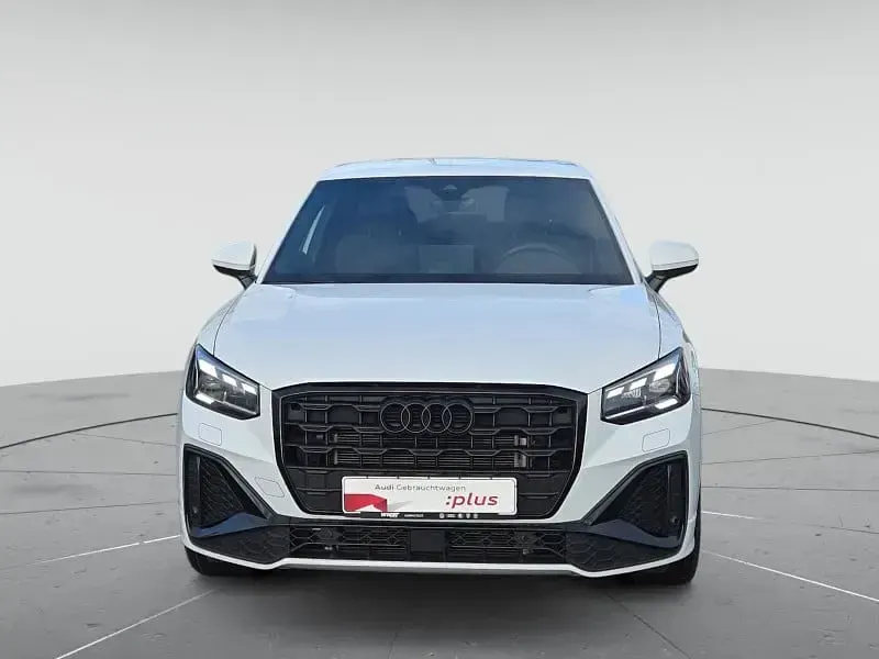 Gebraucht Audi Q2 S-Line 150 PS (110 kW) 2024 Gletscherweiß metallic SUV